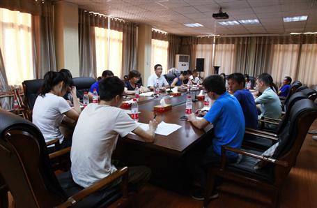 交流總結(jié)，提高財(cái)務(wù)水平