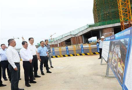 柳州市委書記吳煒、市長(zhǎng)張壯到第十二分公司項(xiàng)目調(diào)研指導(dǎo)