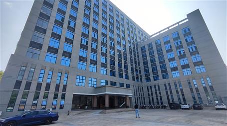 冶建第一分公司容縣都嶠山醫(yī)院綜合業(yè)務(wù)樓通過(guò)竣工驗(yàn)收